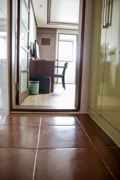 هیل است هتل رسیدنس