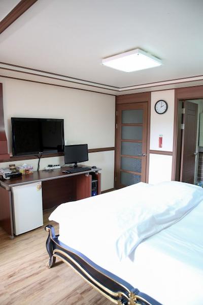 هیل است هتل رسیدنس