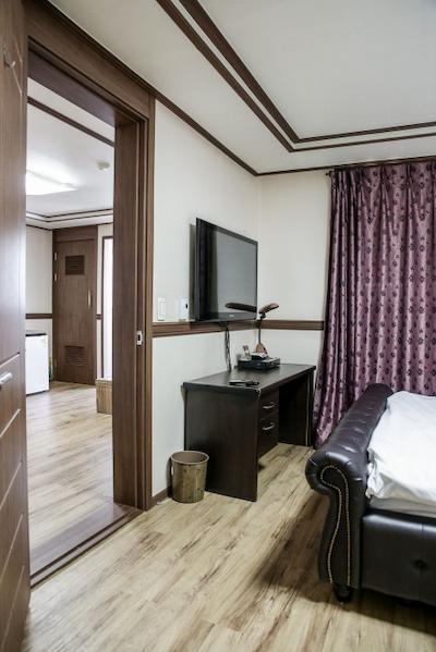 هیل است هتل رسیدنس