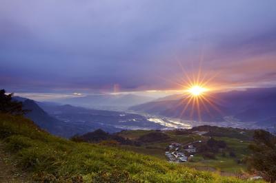 لکینگ تیتونگ ب اند ب