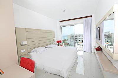 تسُکز پرتاراز بیچ هتل