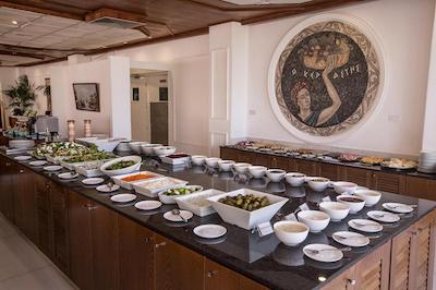 تسُکز پرتاراز بیچ هتل