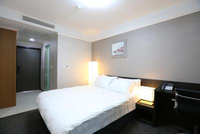 بنیکیا پرمیر هتل دنگدامون