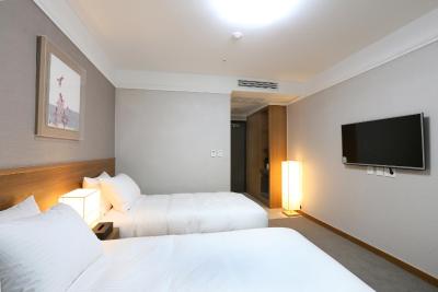 بنیکیا پرمیر هتل دنگدامون