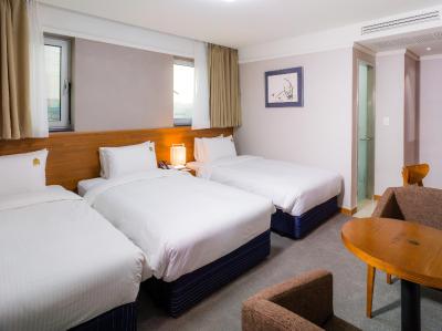 بنیکیا پرمیر هتل دنگدامون