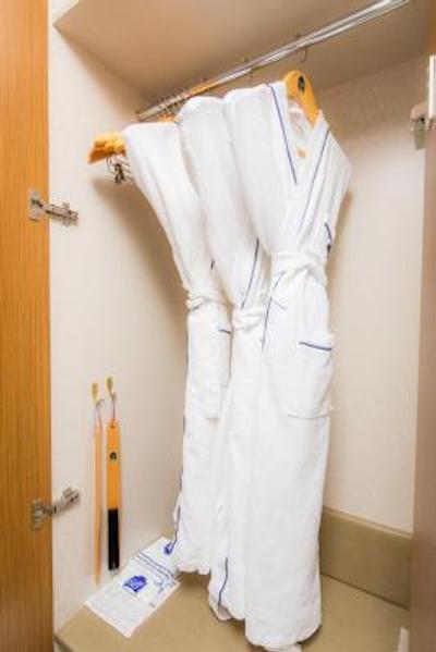 بنیکیا پرمیر هتل دنگدامون