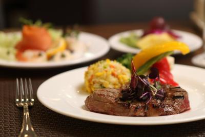 بنیکیا پرمیر هتل دنگدامون