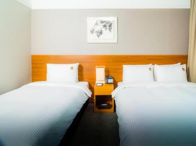 بنیکیا پرمیر هتل دنگدامون