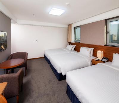 بنیکیا پرمیر هتل دنگدامون