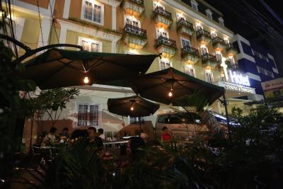 ف هتل جاکارتا