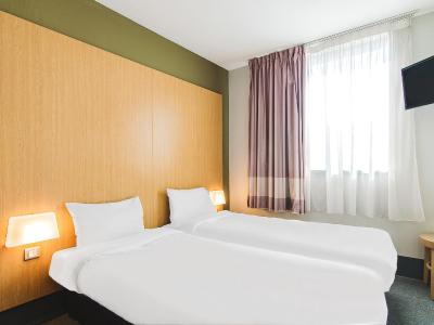 ب اند ب هتل تولوس باسو کامبو