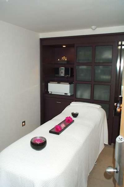 ک وست هتل اند اسپا