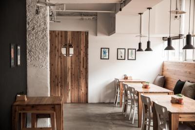 استار هستل تیپی مین استیشن