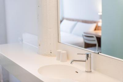 استار هستل تیپی مین استیشن