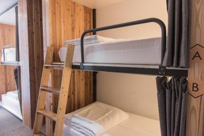 استار هستل تیپی مین استیشن