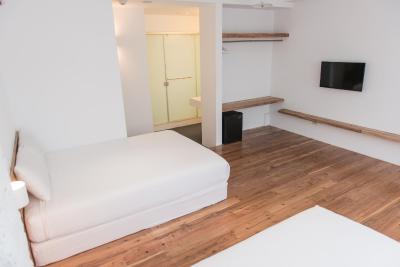 استار هستل تیپی مین استیشن