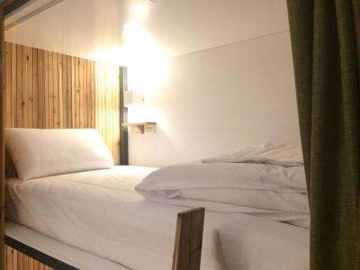 استار هستل تیپی مین استیشن