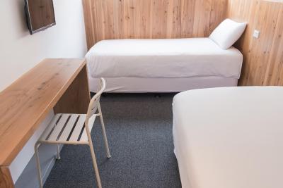 استار هستل تیپی مین استیشن