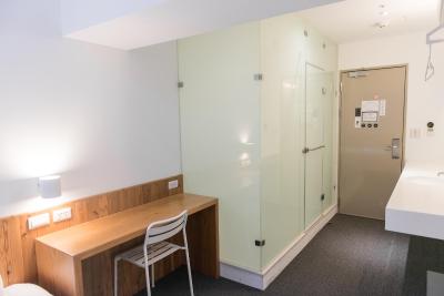 استار هستل تیپی مین استیشن