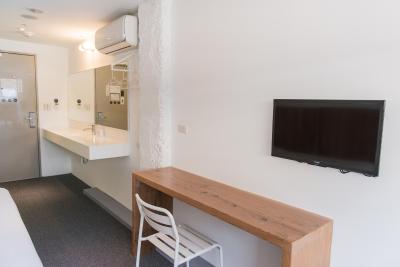 استار هستل تیپی مین استیشن