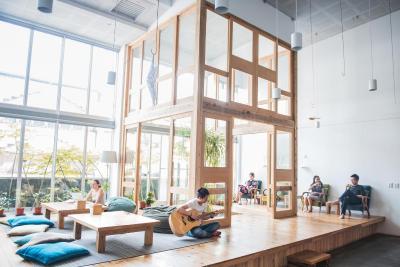 استار هستل تیپی مین استیشن