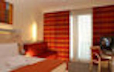 ایدیا هتل ترینو میرافیری