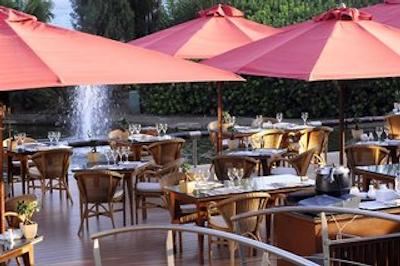 پارکلان ا لوکسوری کالکشن ریزرت اند اسپا لیماسل