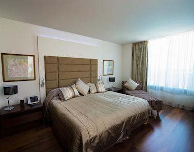 پارکلان ا لوکسوری کالکشن ریزرت اند اسپا لیماسل