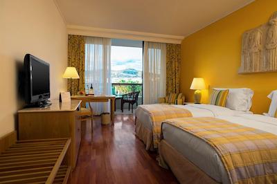 پارکلان ا لوکسوری کالکشن ریزرت اند اسپا لیماسل