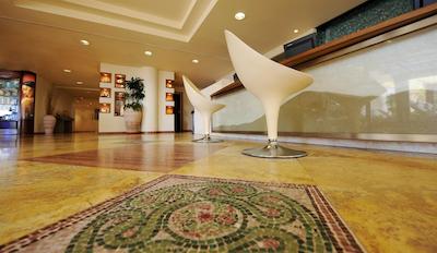 پارکلان ا لوکسوری کالکشن ریزرت اند اسپا لیماسل