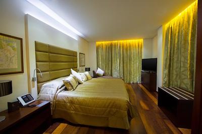 پارکلان ا لوکسوری کالکشن ریزرت اند اسپا لیماسل