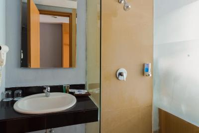 استینکول هتل سمینیاک