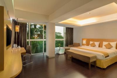 استینکول هتل سمینیاک