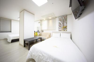 این-د سیتی بوسینز هتل