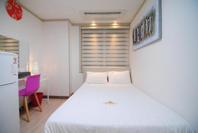 این-د سیتی بوسینز هتل