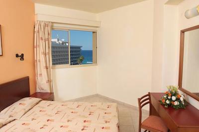 وانجلیز هتل اند سویتز