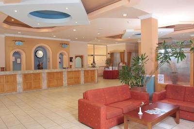 وانجلیز هتل اند سویتز