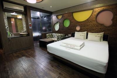 د دیزاین متل