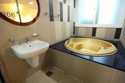 د دیزاین متل