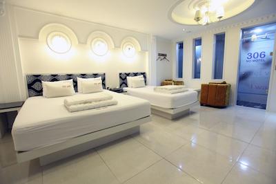 د دیزاین متل