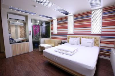 د دیزاین متل