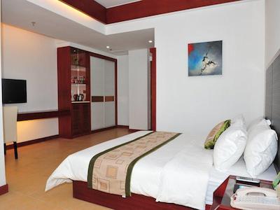 شنزهن هیگرت بوسینز هتل