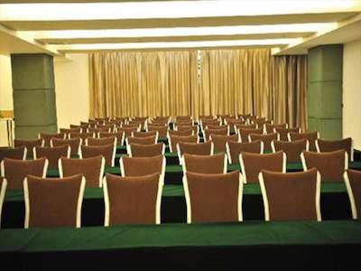 شنزهن هیگرت بوسینز هتل