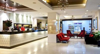 یونیکو اکسپرس سوخومویت