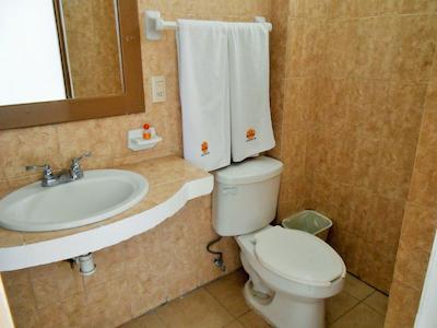 هتل لاز جاکارانداز