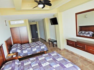 هتل لاز جاکارانداز