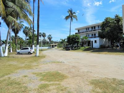 هتل لاز جاکارانداز