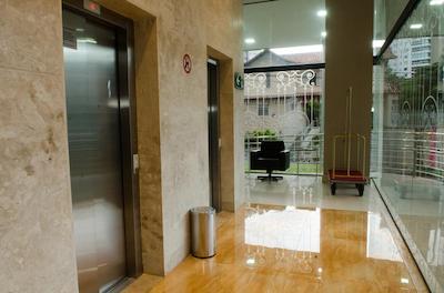 ویل سلستین کندو هتل ا اونتز