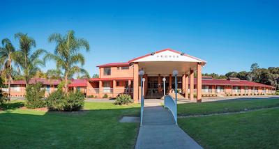 ارچر هتل نورا