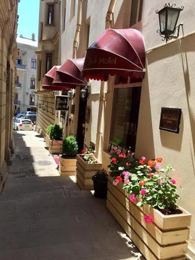 جیره باکو هتل